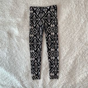 Victoria’s Secret PINK patterned leggings